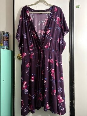Torrid Plum Floral Top with Pink Blooms size 6